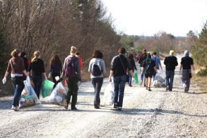 Okoljska akcija »Očistimo Slovenijo v enem dnevu!«1